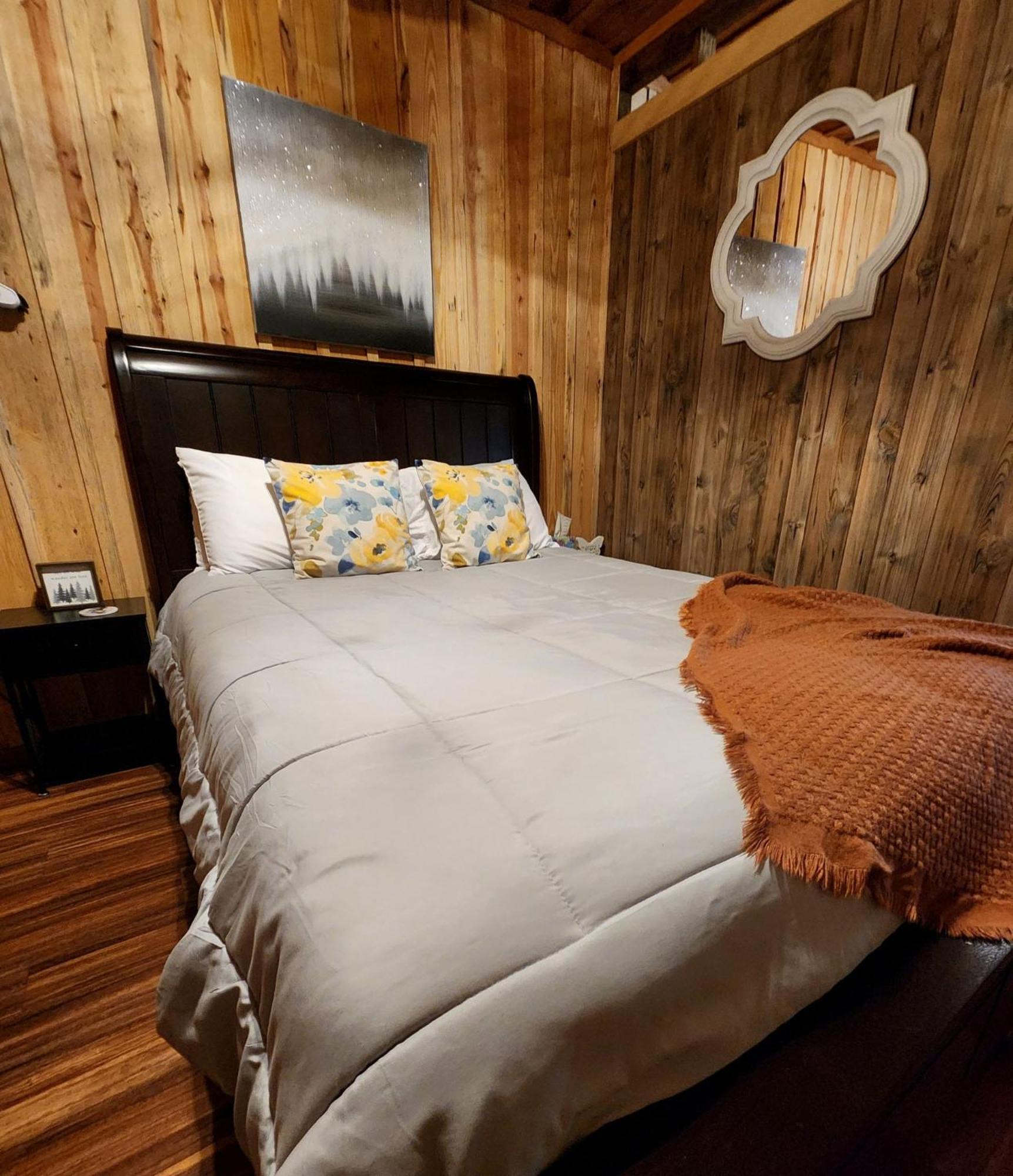Unique Country Cabin Meets Farmhouse Modern!!! Mena Extérieur photo