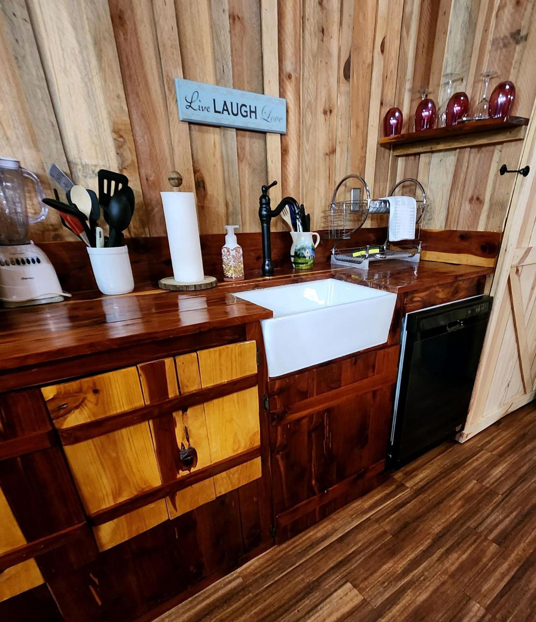 Unique Country Cabin Meets Farmhouse Modern!!! Mena Extérieur photo