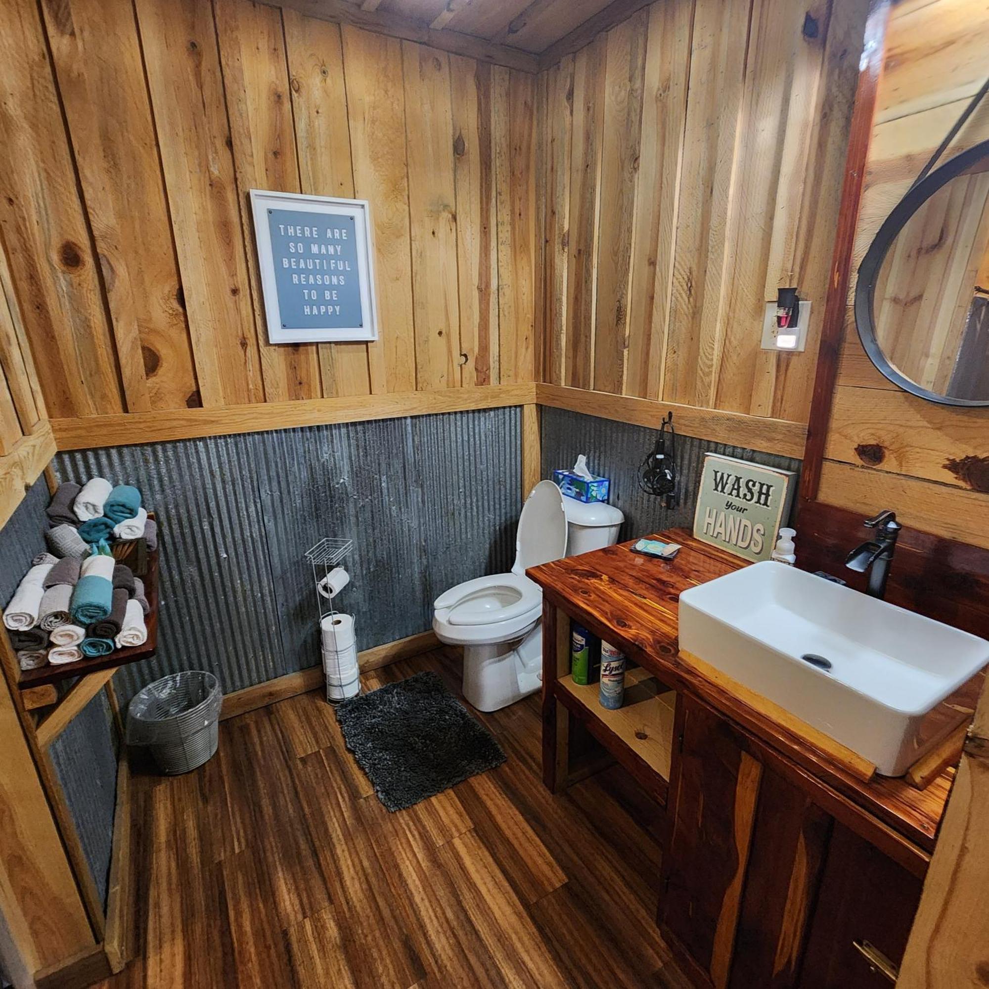 Unique Country Cabin Meets Farmhouse Modern!!! Mena Extérieur photo