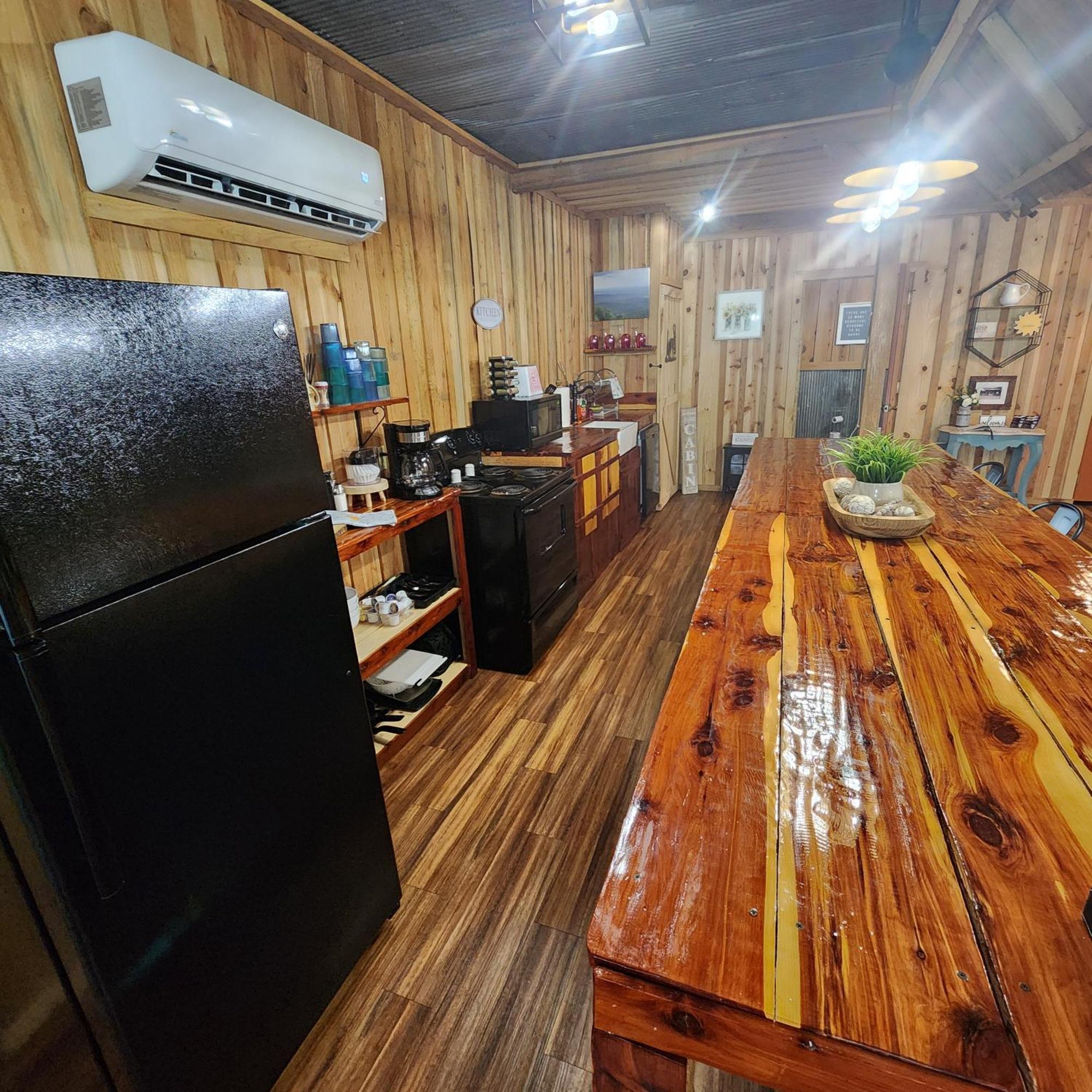 Unique Country Cabin Meets Farmhouse Modern!!! Mena Extérieur photo